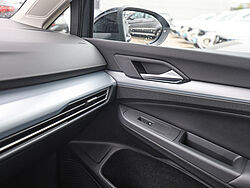 Menden Volkswagen Golf VIII Fahrzeugbild - 21