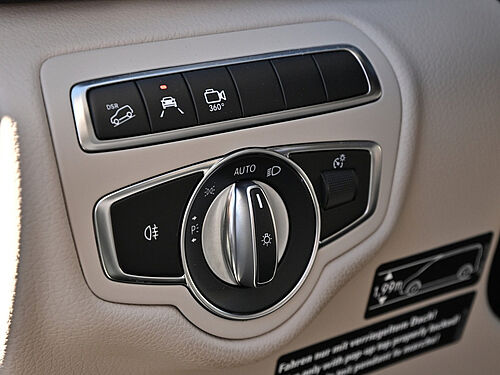 Braunschweig Mercedes-Benz 220 Fahrzeugbild - 24