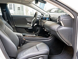 Arnsberg Mercedes-Benz CLA 180 Innenaufnahme Cockpit