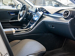 Menden Mercedes-Benz C 300 Innenaufnahme Cockpit