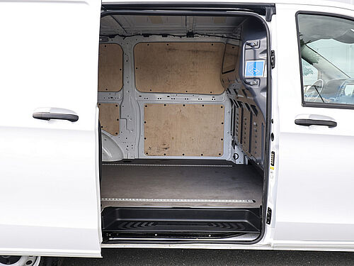 Paderborn NFZ Mercedes-Benz Vito Innenaufnahme