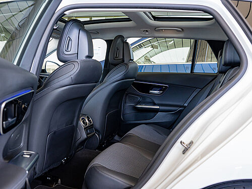Menden Mercedes-Benz C 300 Innenaufnahme