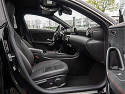 Goslar Mercedes-Benz CLA 250 Innenaufnahme Cockpit