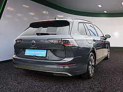 Menden Volkswagen Golf VIII Außenaufnahme Heckansicht