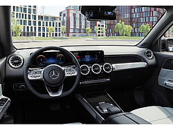 Braunschweig Mercedes-Benz EQB 350 Innenaufnahme Cockpit